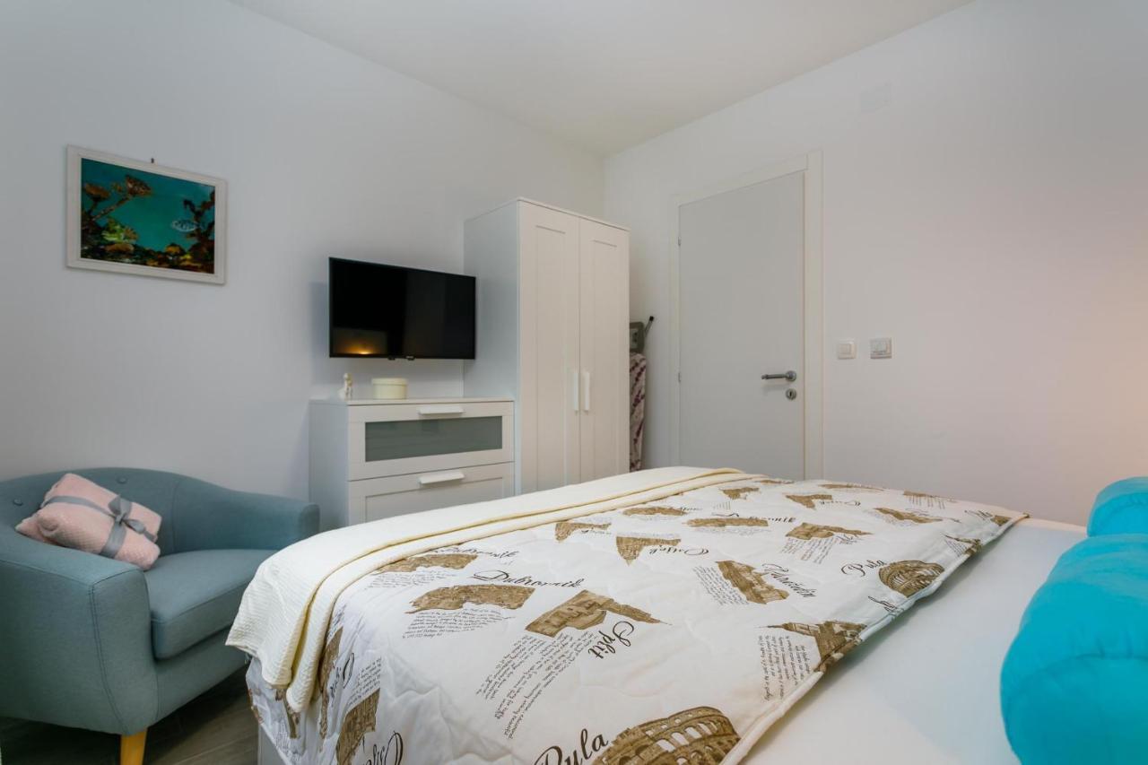 2A Partment Rukavina Apartamento Njivice Exterior foto