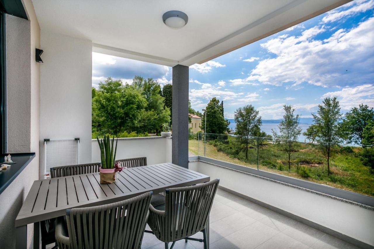 2A Partment Rukavina Apartamento Njivice Exterior foto